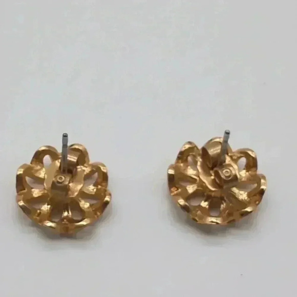 Vintage Estate Earrings Gold Tone Flower with pink stone - Picture 3 of 4